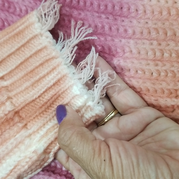 Macaron Ombre V Neckline Knitted Sweater. M - Picture 12 of 13